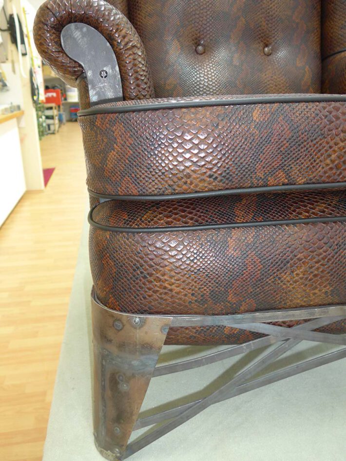 Schlangenledersessel